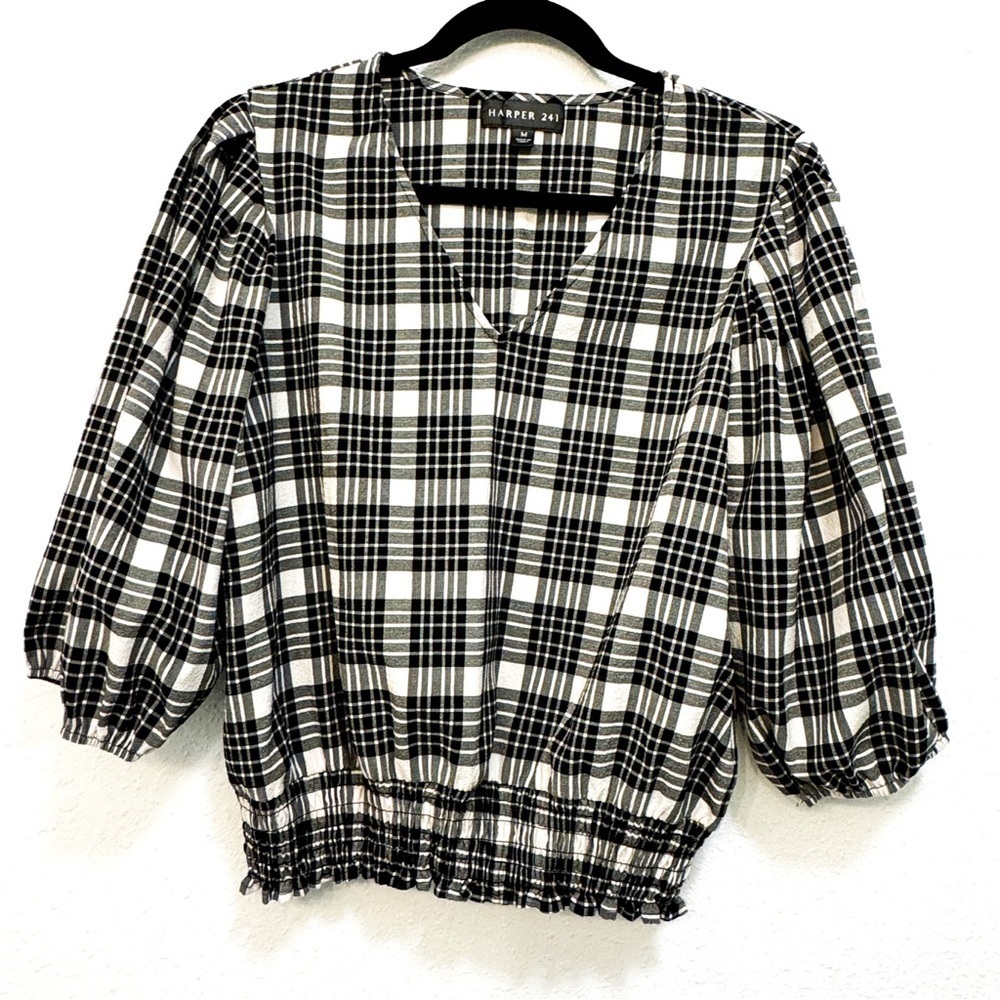 HARPER 241 VERDE- Plaid Print V-Neck Top Size Medium